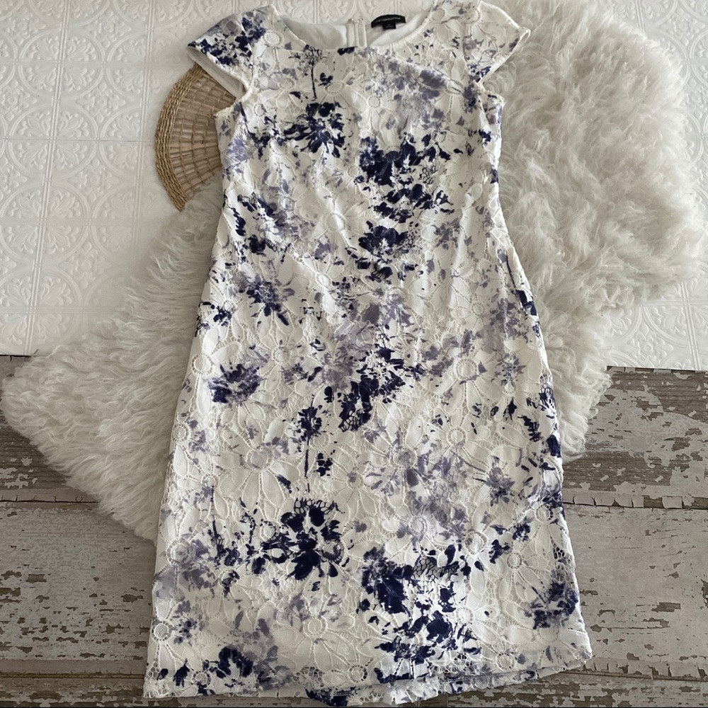 Liz Claiborne blue lace cap sleeve floral dress